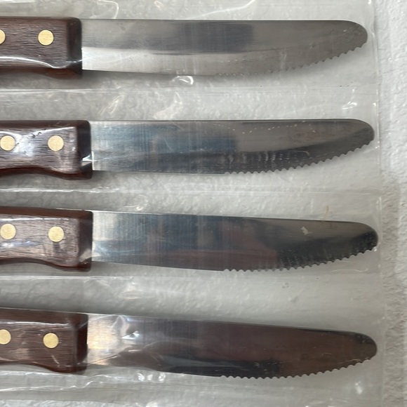 Moss Brothers, Inc 4 Piece Steak House Style Steak Knives - Picture 5 of 5